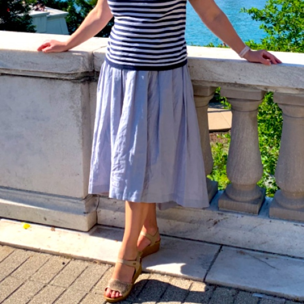 Linen skirt, size Medium-Large.